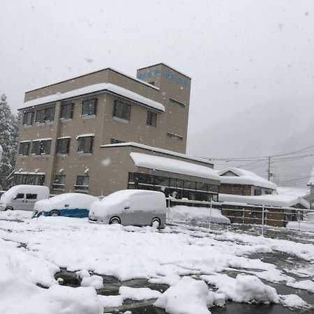 Hôtel Onsen Minshuku Yutakaya à Yuzawa  Extérieur photo